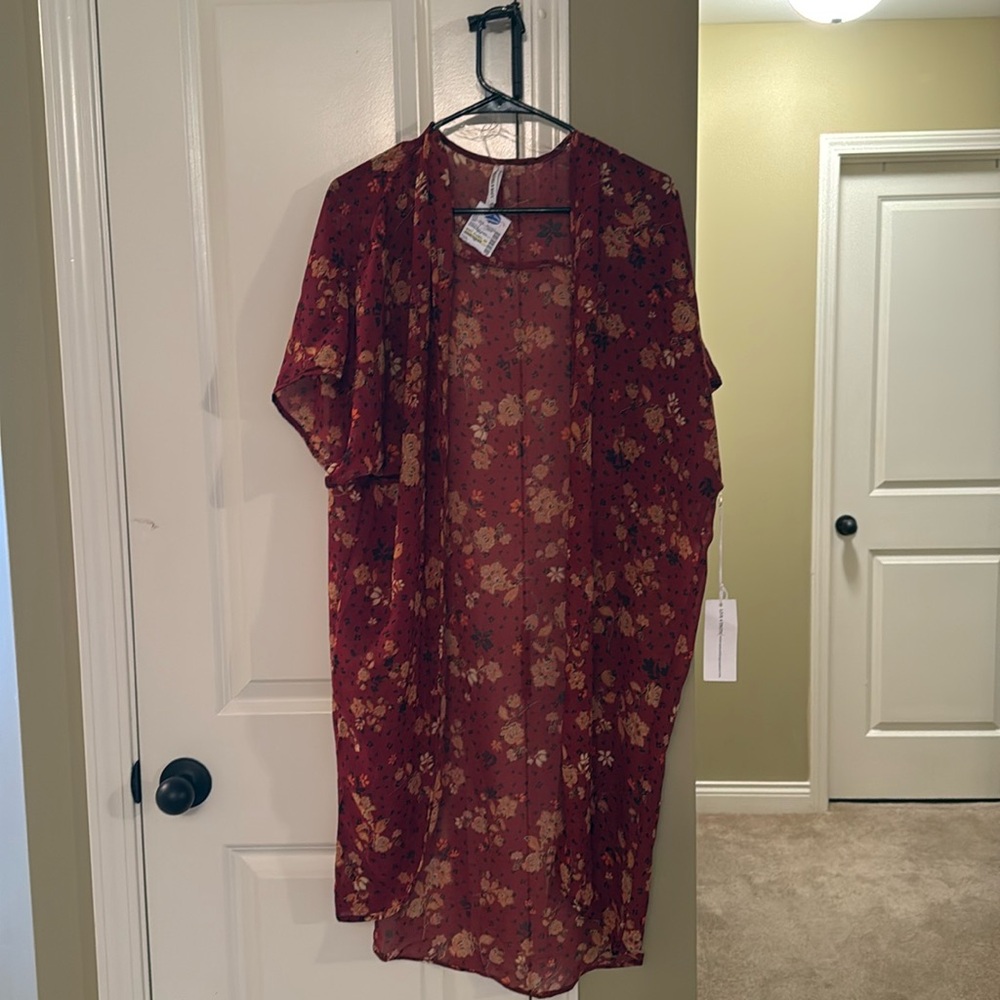 Live 4 Truth. Kimono. Size Medium. NWT